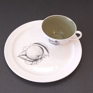 Susie Cooper Black Fruit Tea Cup and Snack Plate-Black Fruit Apple/Grape